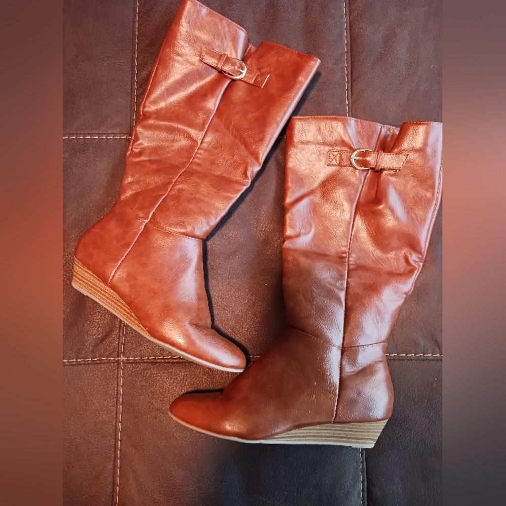 So Women's Brown Knee High Boots Size 8.5 EUC